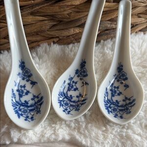 Set of 3 china spoons